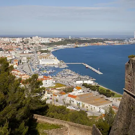 Spacious Central 2 Bedroom Apartment Setubal Exterior photo