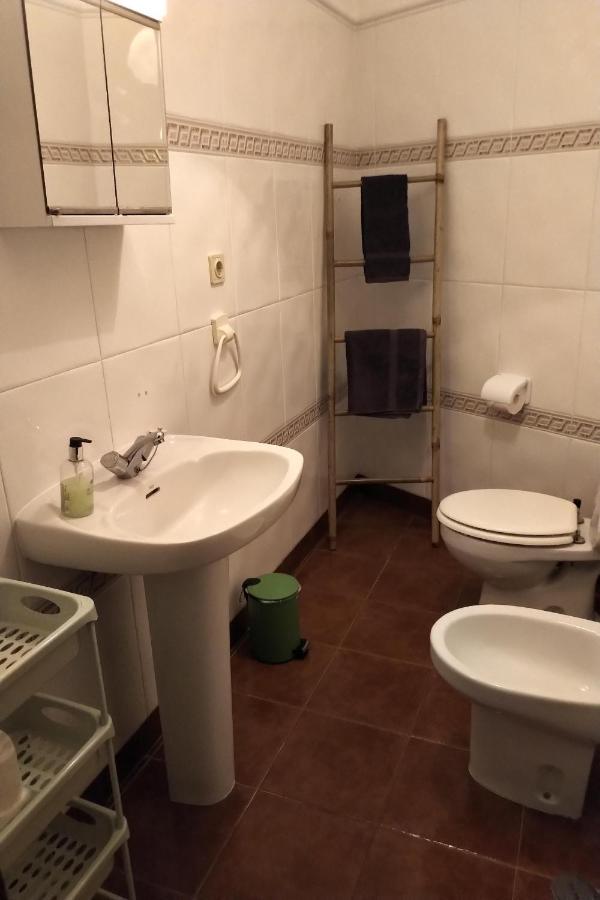 Spacious 2 Bedroom * Setubal